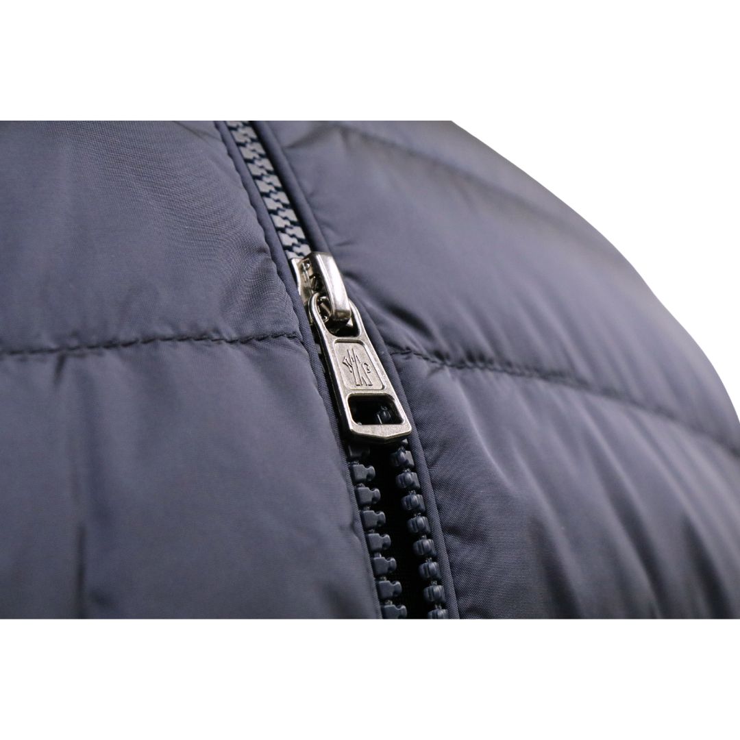 MONCLER モンクレール メンズ ダウンジャケット 9B50700 A9341 ネイビー NAVY 紺 サイズM アウター ロゴパッチ フード付き 